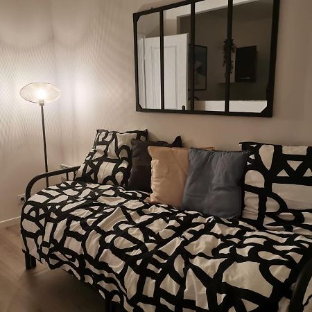 Studio Cosy Et Renove A 2 Pas Gare Reims Centre - Rue Apartment Exterior photo