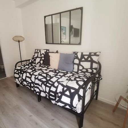 Studio Cosy Et Renove A 2 Pas Gare Reims Centre - Rue Apartment Exterior photo
