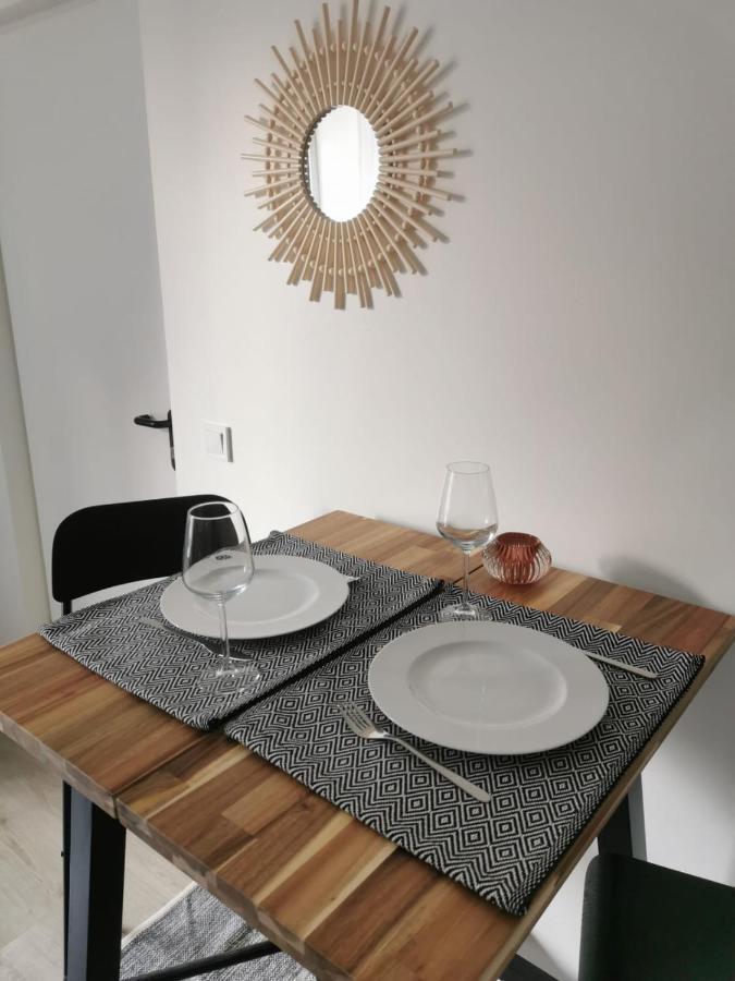 Studio Cosy Et Renove A 2 Pas Gare Reims Centre - Rue Apartment Exterior photo